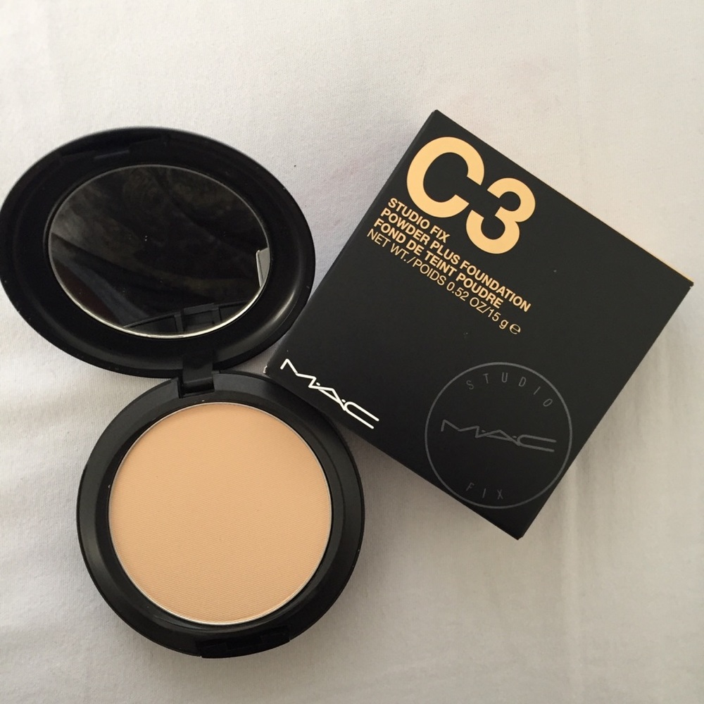 Mac Studio Fix Powder + Foudation